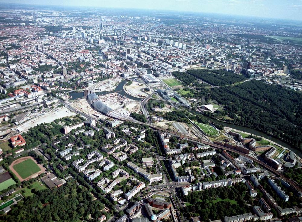 Luftbild Berlin - Moabit / Tiergarten - Blick auf den Berliner Spreebogen / Regierungsviertel von Südwesten (Moabit) her.