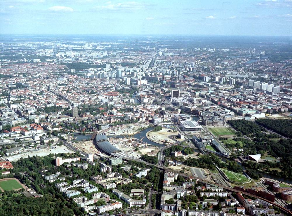 Luftaufnahme Berlin - Moabit / Tiergarten - Blick auf den Berliner Spreebogen / Regierungsviertel von Südwesten (Moabit) her.