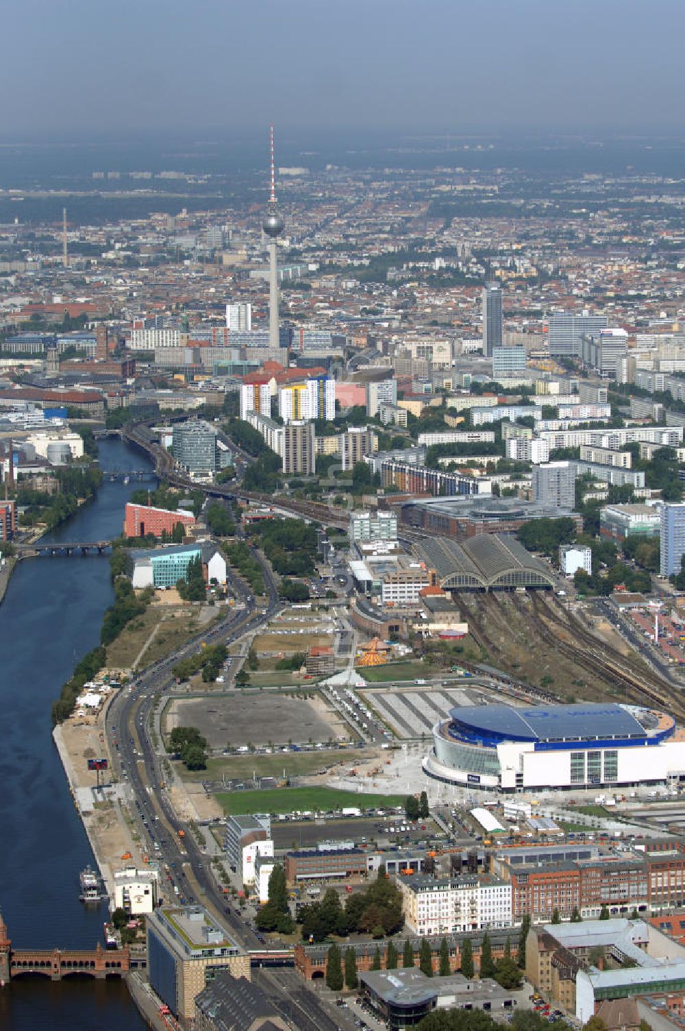 Luftaufnahme Berlin - Blick auf das Berliner Stadtzentrum am Berliner Fernsehturm