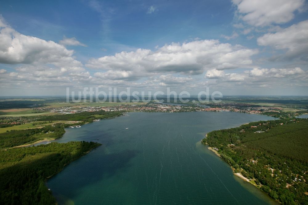 Waren (Müritz) aus der Vogelperspektive: Blick auf die Binnenmüritz und Waren (Müritz) im Bundesland Mecklenburg-Vorpommern