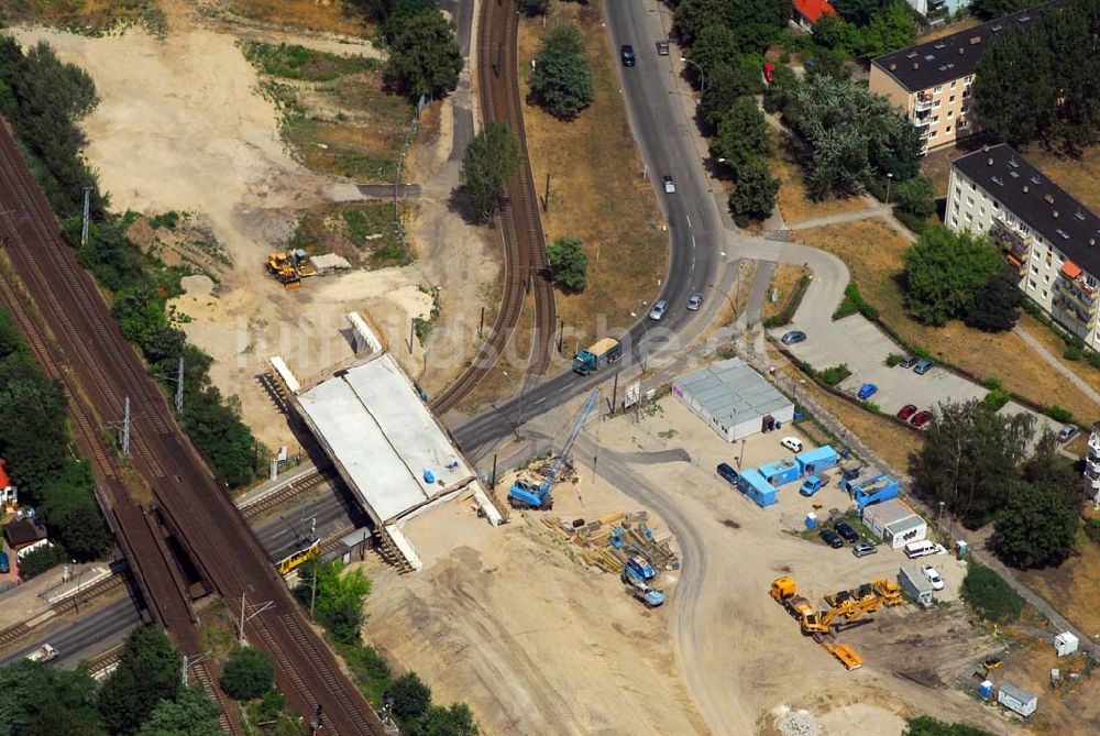 Luftbild Berlin - Blick auf eine Brückenbaustelle der Schälerbau Berlin GmbH in der Dörpfeldstraße in Berlin-Niederschöneweide