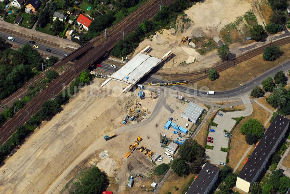 Berlin von oben - Blick auf eine Brückenbaustelle der Schälerbau Berlin GmbH in der Dörpfeldstraße in Berlin-Niederschöneweide