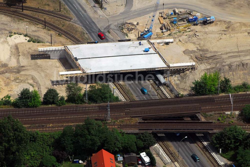 Berlin von oben - Blick auf eine Brückenbaustelle der Schälerbau Berlin GmbH in der Dörpfeldstraße in Berlin-Niederschöneweide