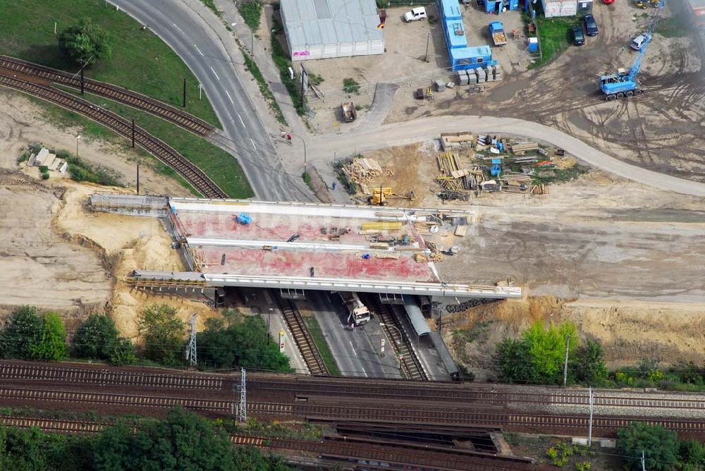 Berlin von oben - Blick auf eine Brückenbaustelle der Schälerbau Berlin GmbH in der Dörpfeldstraße in Berlin-Niederschöneweide