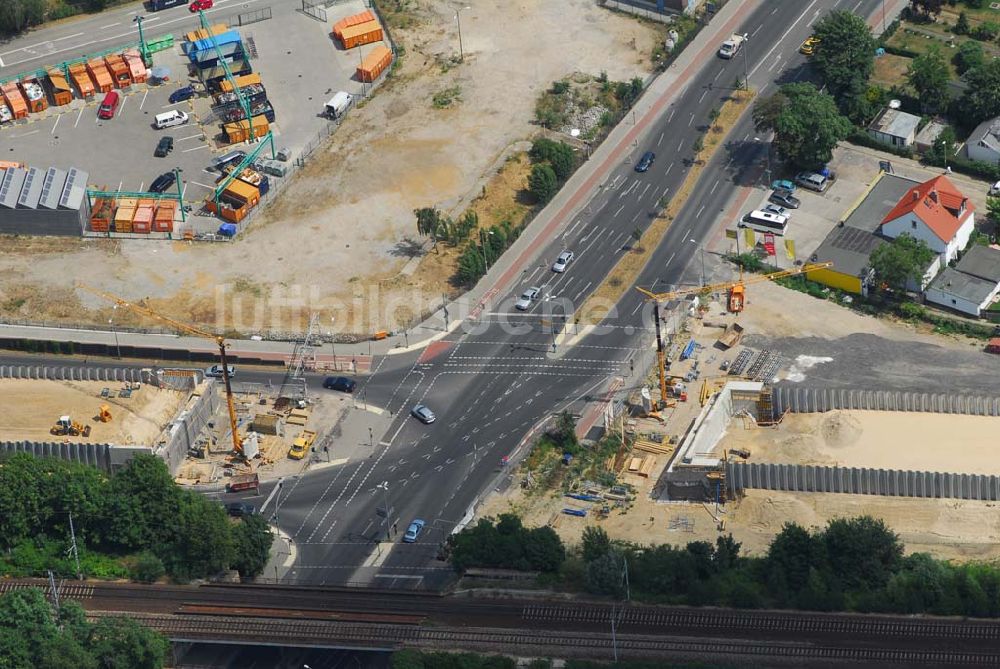 Berlin aus der Vogelperspektive: Blick auf eine Brückenbaustelle der Schälerbau Berlin GmbH in der Oberspreestraße in Berlin-Niederschöneweide