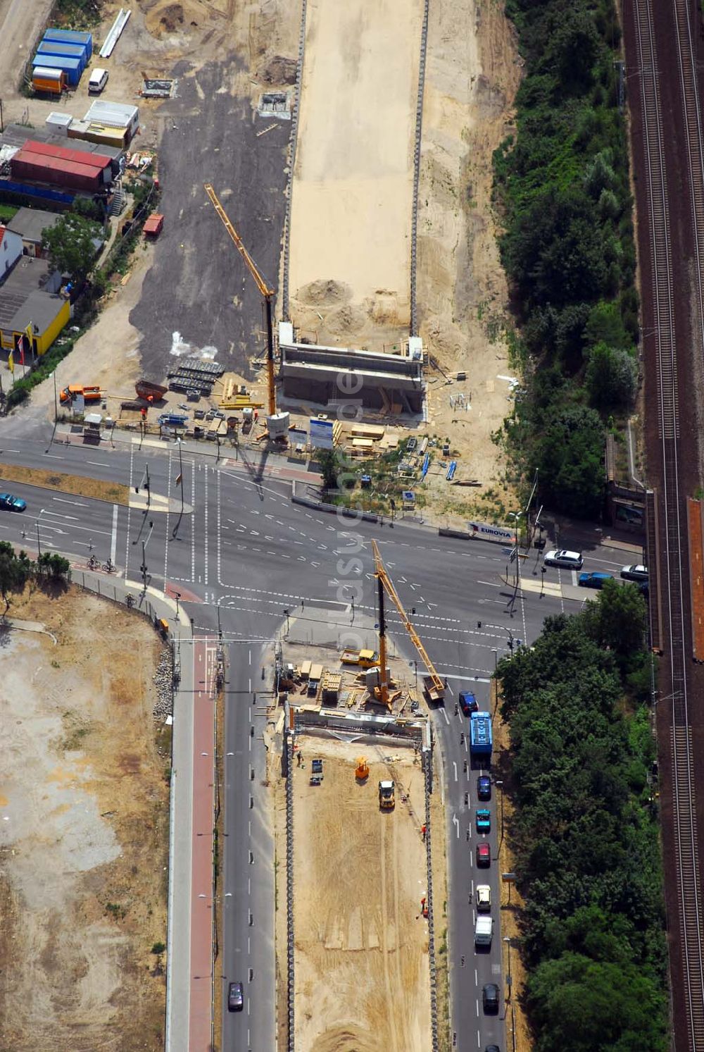 Berlin von oben - Blick auf eine Brückenbaustelle der Schälerbau Berlin GmbH in der Oberspreestraße in Berlin-Niederschöneweide