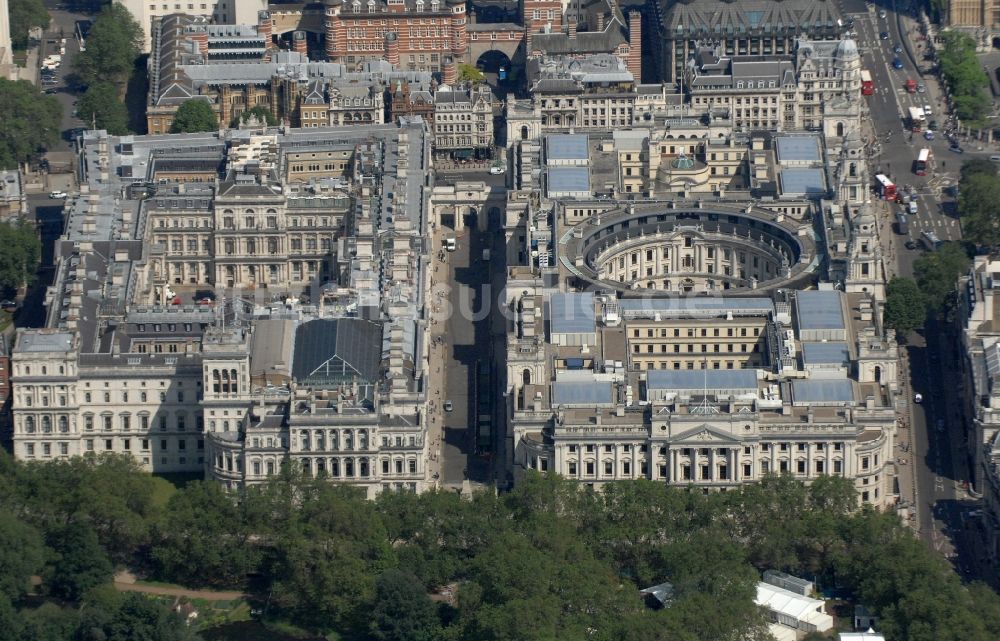 Luftaufnahme London - Blick auf das britische Finanz- und Wirtschaftsministerium Her Majesty's Treasury in London