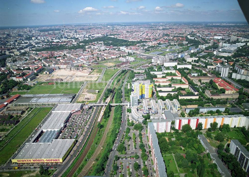 Berlin aus der Vogelperspektive: Blick auf das Büro- und Geschäftshausareal Storkower Bogen an der Storkower Strasse 207 in 10369 Berlin