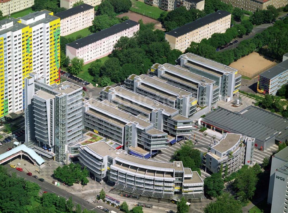 Berlin aus der Vogelperspektive: Blick auf das Büro- und Geschäftshausareal Storkower Bogen an der Storkower Strasse 207 in 10369 Berlin