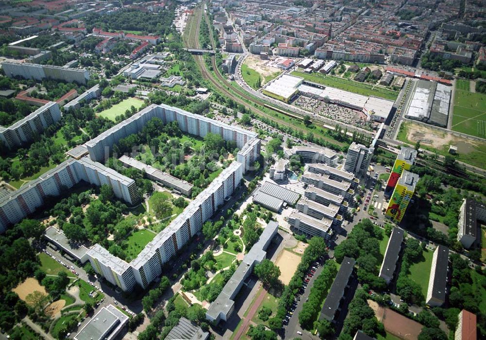 Luftaufnahme Berlin - Blick auf das Büro- und Geschäftshausareal Storkower Bogen an der Storkower Strasse 207 in 10369 Berlin