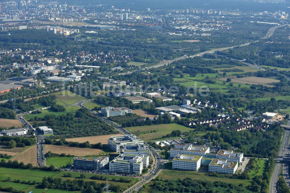 Luftbild Frankfurt am Main - Blick auf das Büro- und Geschäftshausareal an der Wilhem-Fey-Strasse / Flurscheideweg am Eschborner Dreieck im Stadtteil Sossenheim