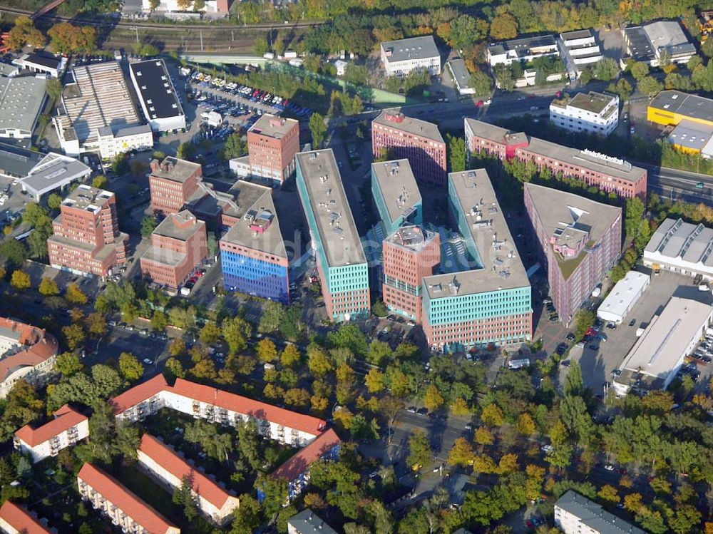 Berlin-Tegel aus der Vogelperspektive: 05.10.2004 Blick auf Büro- und Geschäftshäuser in Berlin-Tegel.