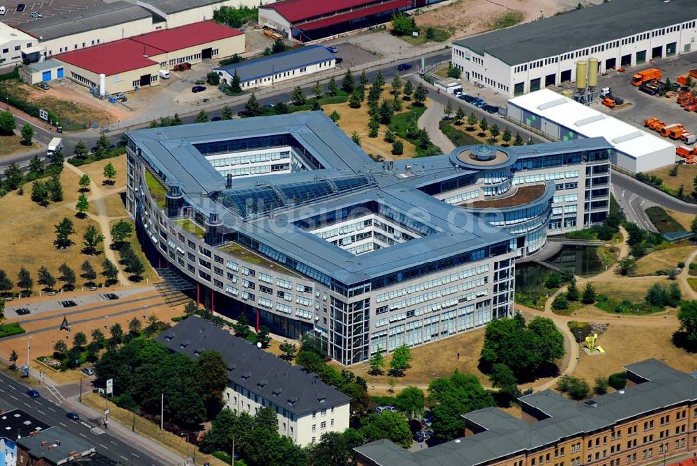 Luftbild Halle/Saale - Blick auf das Bürogebäude der Deutschen Rentenversicherung Mitteldeutschland in Halle