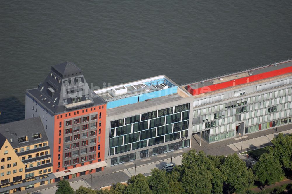 Luftbild Köln - Blick auf die Bürogebäude Silo, ECR Offices und Kap am Südkai auf der Rheinauhalbinsel in Köln