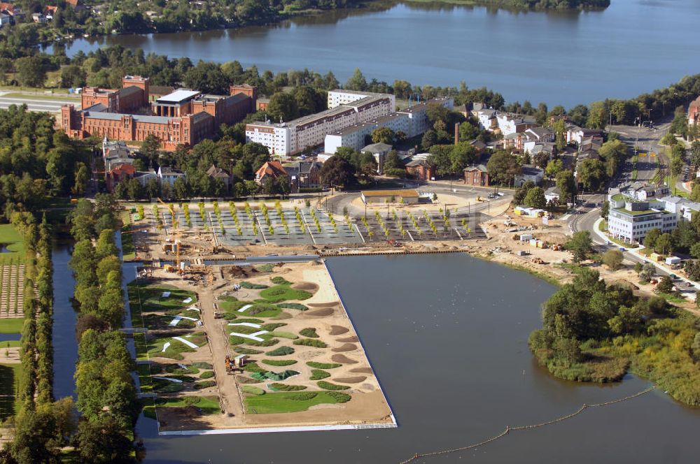 Luftaufnahme Schwerin - Blick auf das BUGA 2009 - Gelände rund um den Schweriner See und das Schloss