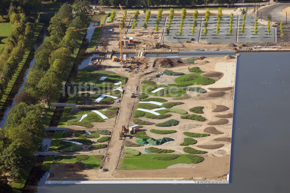 Schwerin von oben - Blick auf das BUGA 2009 - Gelände rund um den Schweriner See und das Schloss