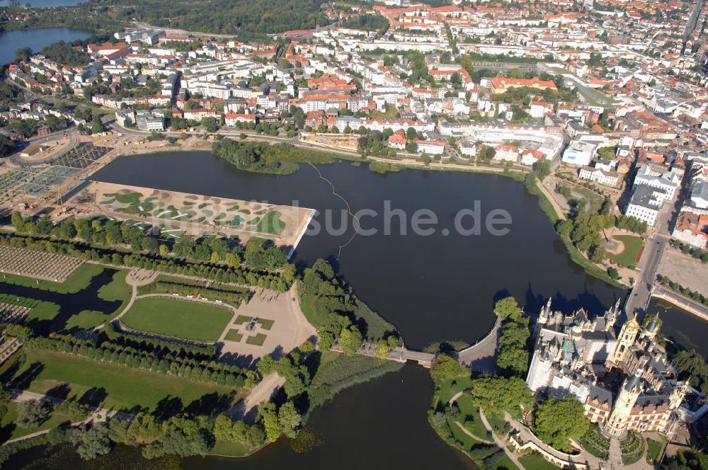 Luftaufnahme Schwerin - Blick auf das BUGA 2009 - Gelände rund um den Schweriner See und das Schloss