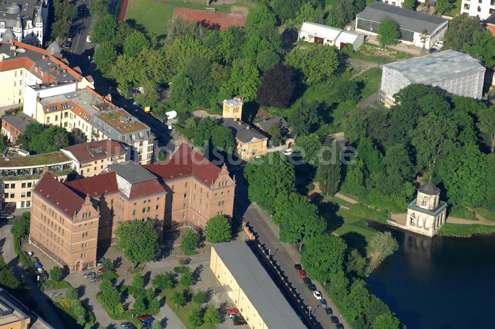 Luftaufnahme Potsdam - Blick auf das Bundeswehr-Dienstleistungszentrum Potsdam und die Gotische Bibliothek