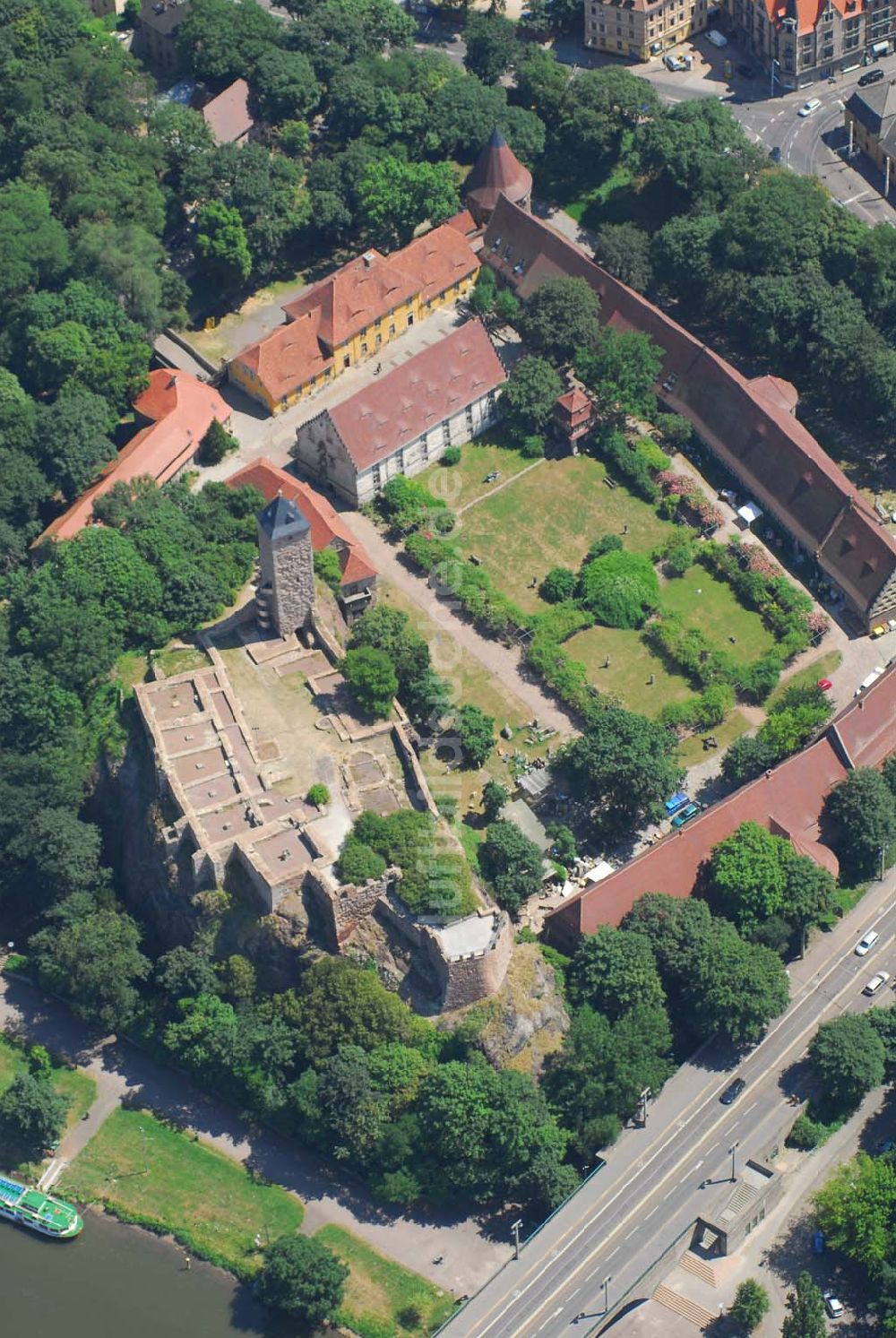 Halle/Saale von oben - Blick auf die Burg Giebichenstein in Halle