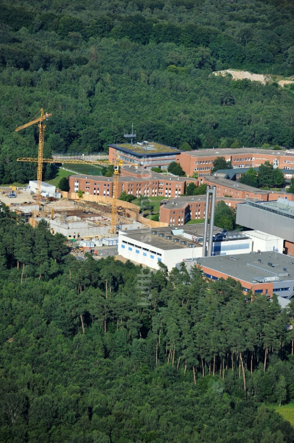 Luftbild Langen - Blick auf den Campus der Deutschen Flugsicherung GmbH sowie auf das Paul-Ehrlich-Institut in Langen im Bundesland Hessen