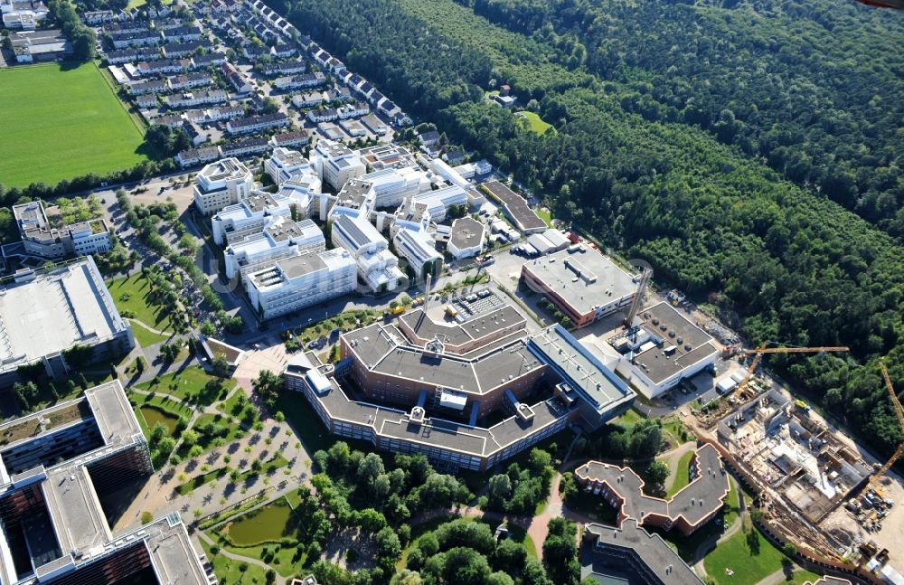 Langen von oben - Blick auf den Campus der Deutschen Flugsicherung GmbH sowie auf das Paul-Ehrlich-Institut in Langen im Bundesland Hessen