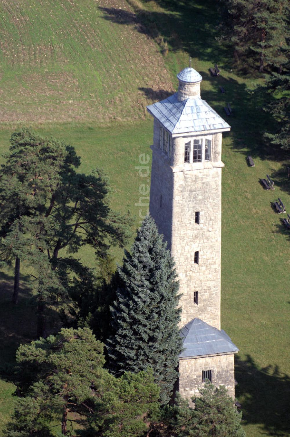 Luftbild Kiliansroda - Blick auf den Carolinenturm auf dem Kötschberg