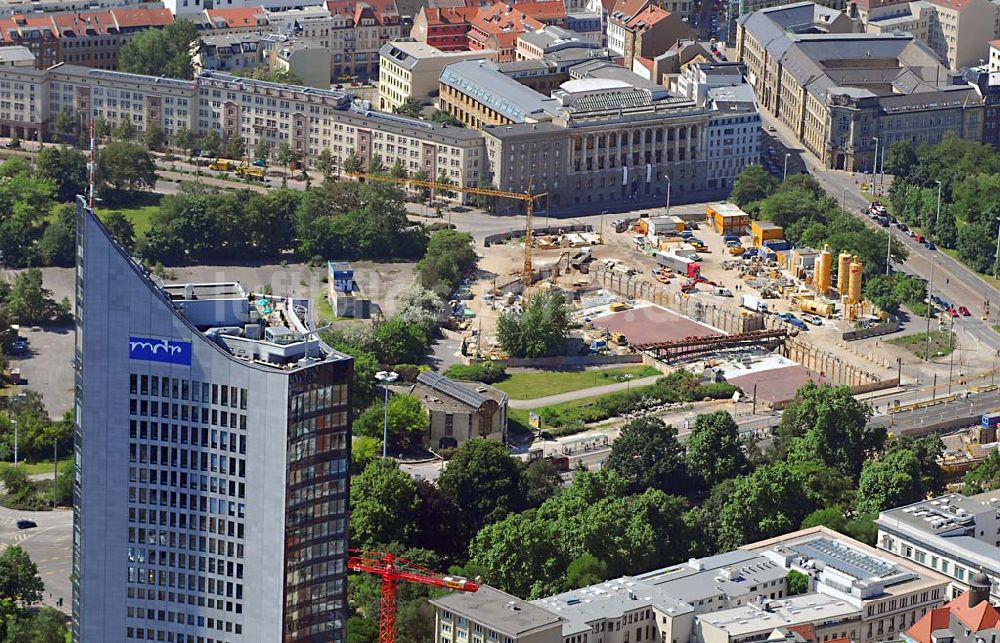 Leipzig aus der Vogelperspektive: Blick auf die City-Tunnel-Baustelle vor der Leipziger Stadtbibliothek am Wilhelm-Leuschner-Platz