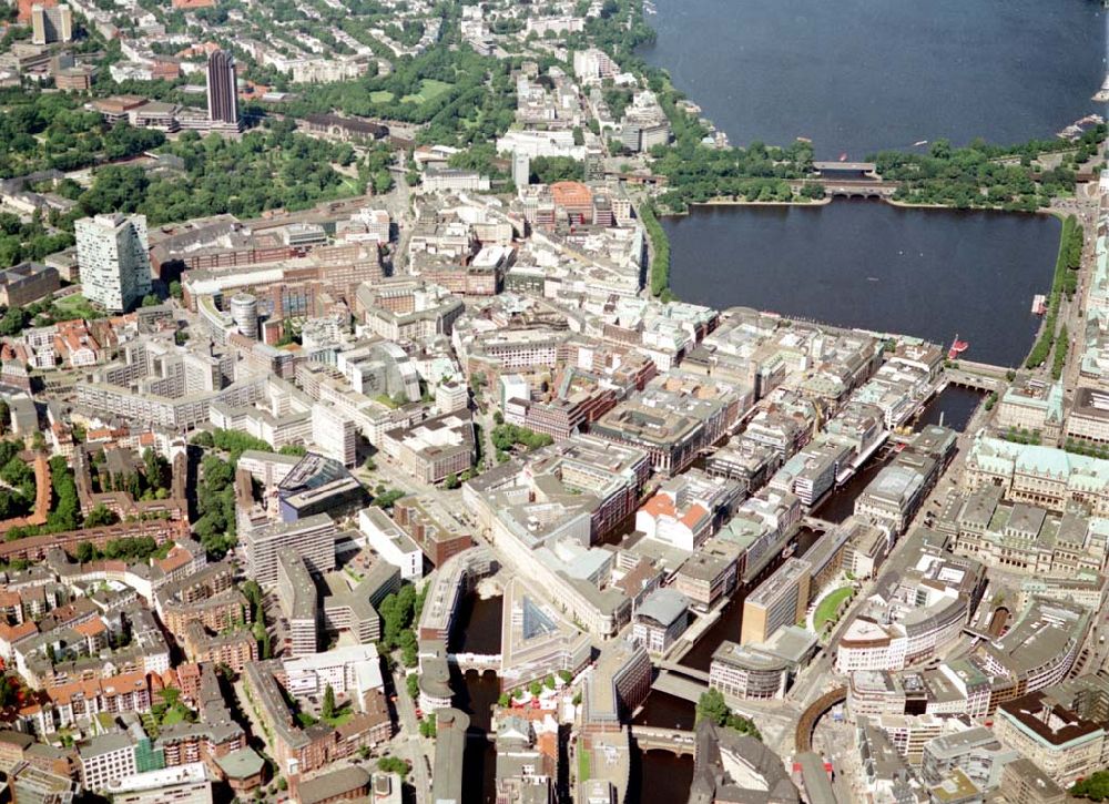 Hamburg von oben - Blick auf den Citybereich an der Binnenalster in Hamburg.