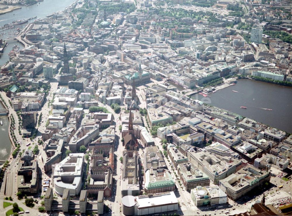 Luftaufnahme Hamburg - Blick auf den Citybereich an der Binnenalster in Hamburg.