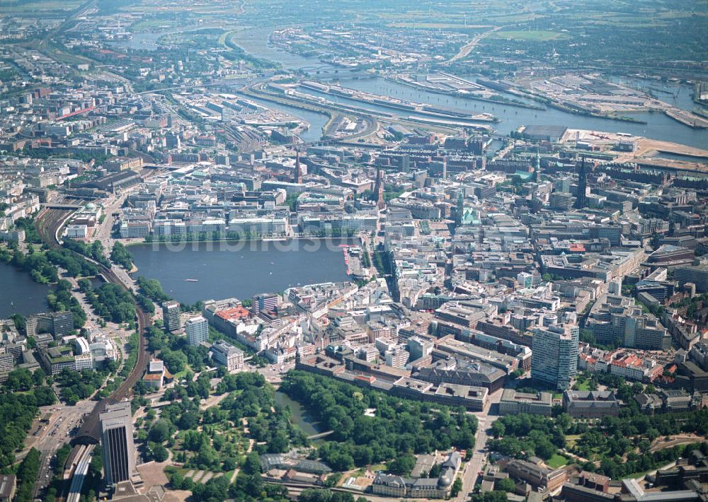 Hamburg von oben - Blick auf den Citybereich an der Binnenalster in Hamburg.