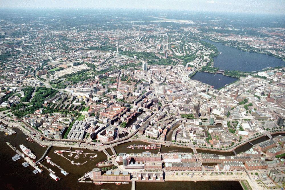 Luftaufnahme Hamburg - Blick auf den Citybereich am Hamburger Binnenhafen / Zollkanal.