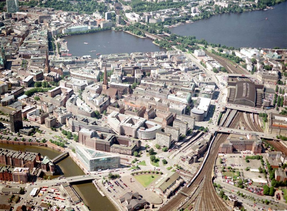 Luftbild Hamburg - Blick auf den Citybereich am Hamburger Hafen / Zollkanal.