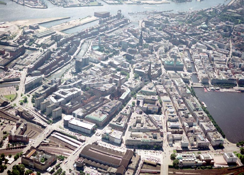 Hamburg von oben - Blick auf den Citybereich am Hamburger Hauptbahnhof / Binnenalster