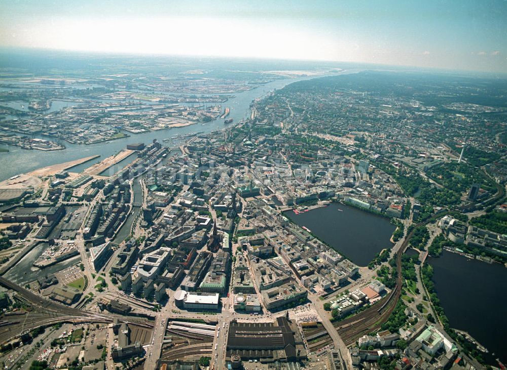 Hamburg von oben - Blick auf den Citybereich am Hamburger Hauptbahnhof / Binnenalster