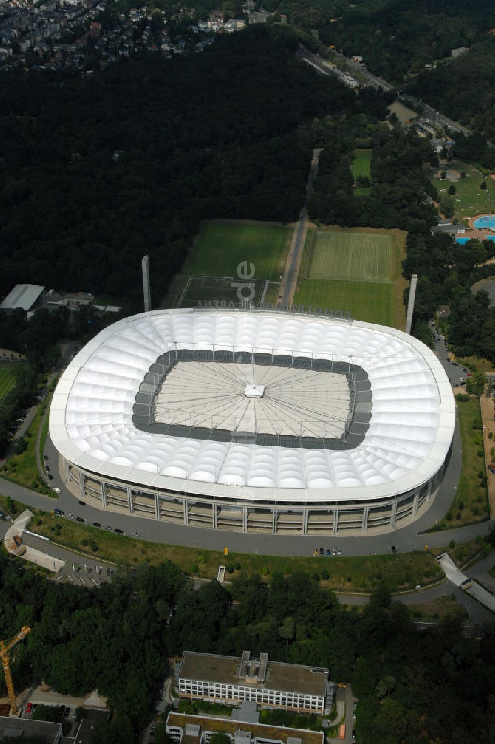 Luftaufnahme Frankfurt am Main - Blick auf die Commerzbank Arena (ehemals Waldstadion) in Frankfurt / Main