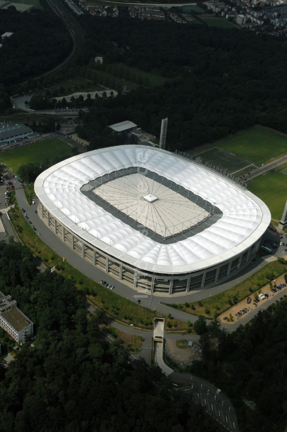 Frankfurt am Main von oben - Blick auf die Commerzbank Arena (ehemals Waldstadion) in Frankfurt / Main