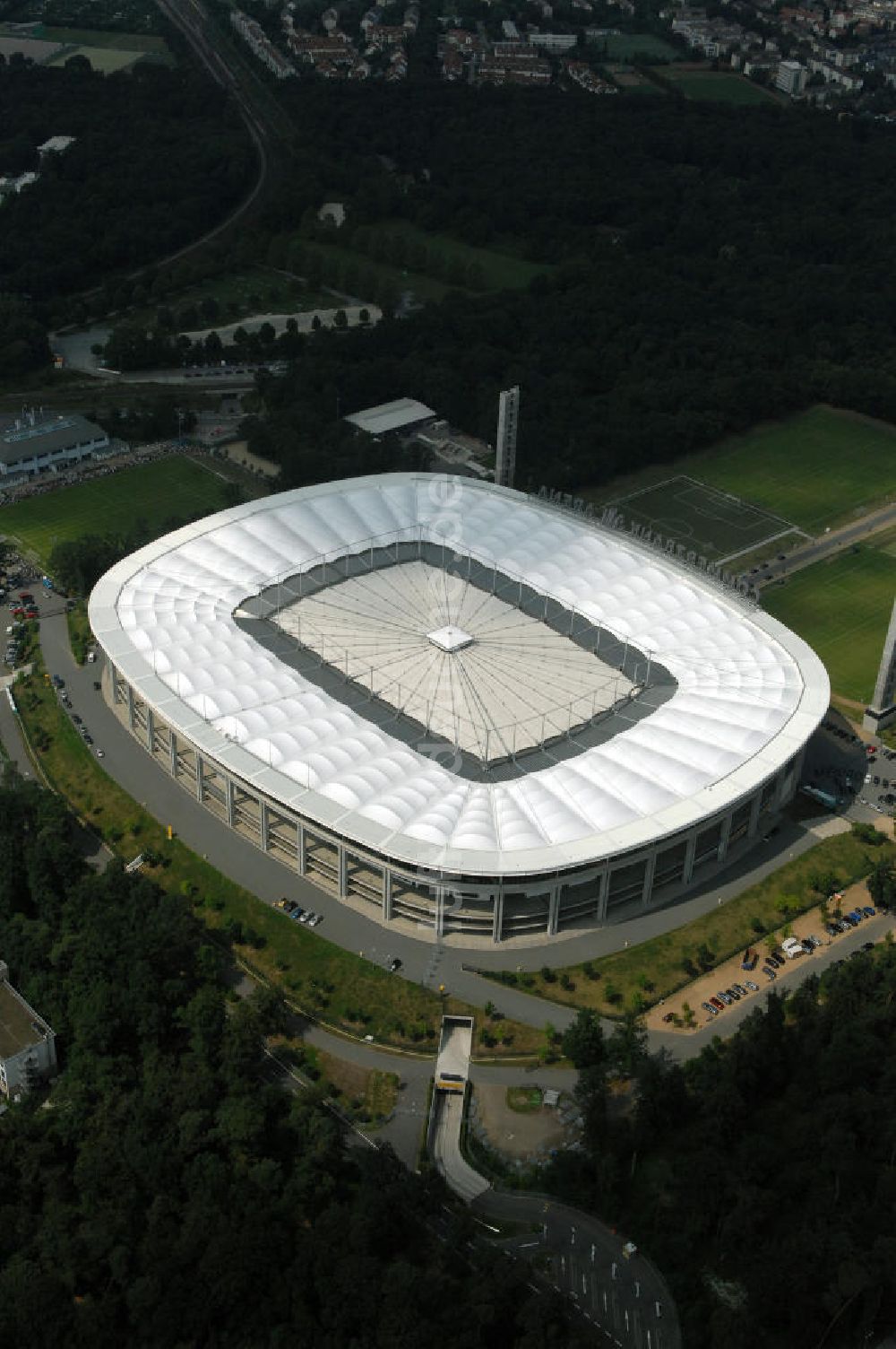 Frankfurt am Main aus der Vogelperspektive: Blick auf die Commerzbank Arena (ehemals Waldstadion) in Frankfurt / Main