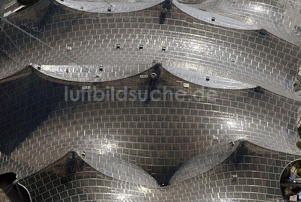 München aus der Vogelperspektive: Blick auf das Dach des Olympiastadions in München