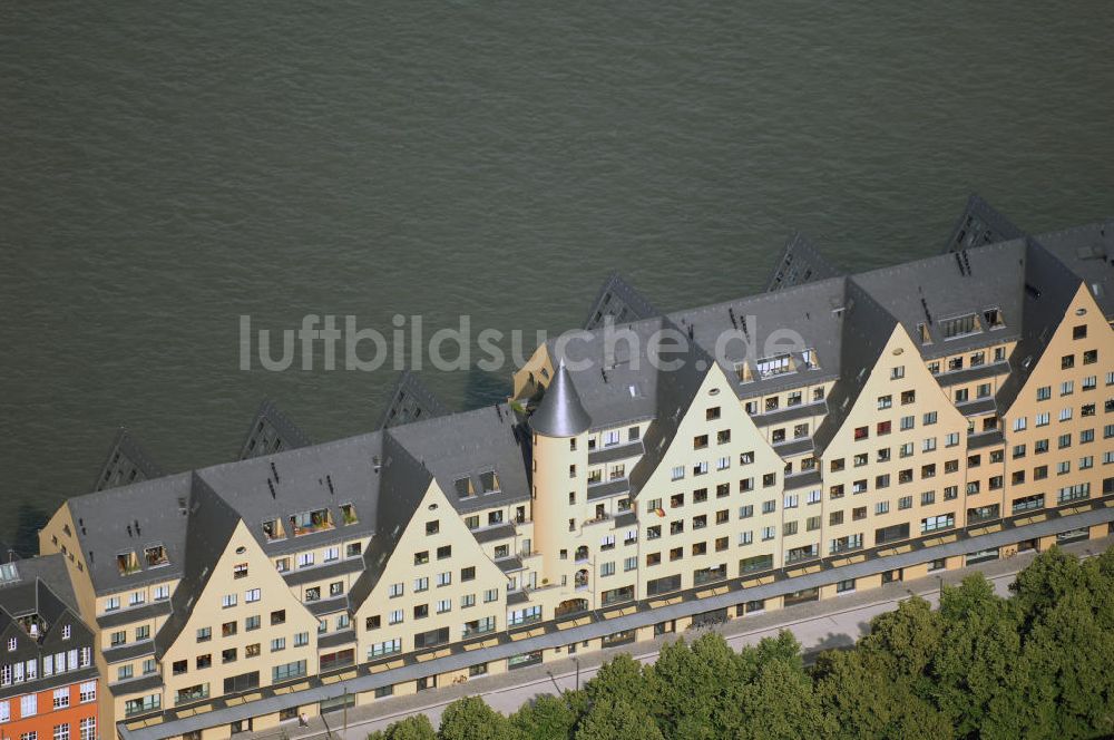 Köln aus der Vogelperspektive: Blick auf das Danziger Lagerhaus auf der Rheinauhalbinsel in Köln