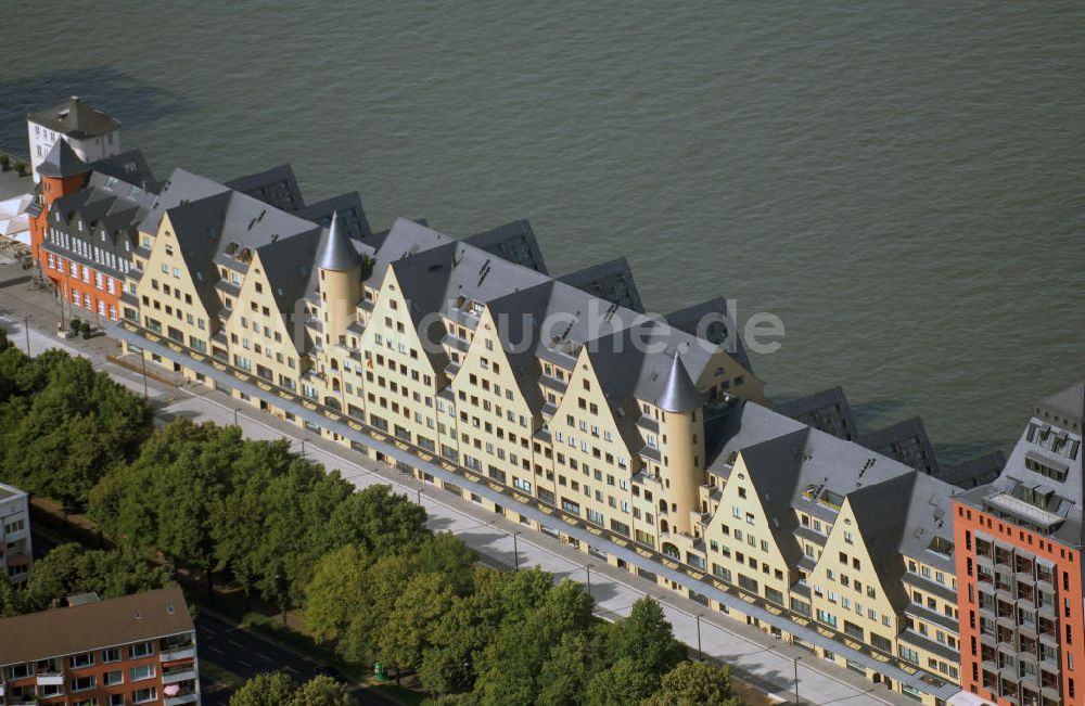 Luftaufnahme Köln - Blick auf das Danziger Lagerhaus auf der Rheinauhalbinsel in Köln