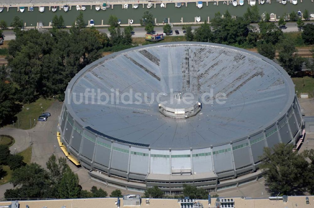 Luftaufnahme Wien - Blick auf dasFerry-Dusika-Hallenstadion in Wien