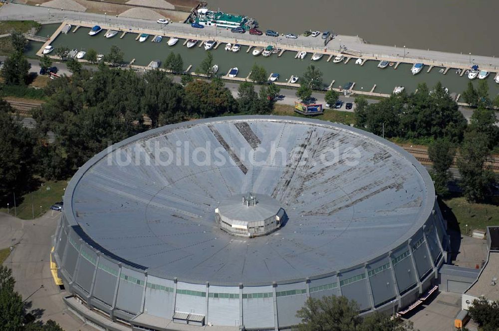 Luftbild Wien - Blick auf dasFerry-Dusika-Hallenstadion in Wien