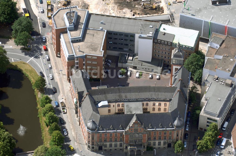 Luftbild Oldenburg - Blick auf das denkmalgeschützte Gebäude der Hauptpost in Oldenburg