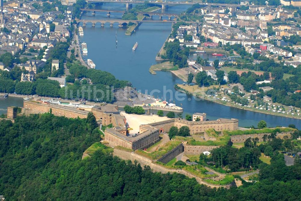 Luftaufnahme Koblenz - Blick auf das Deutsche Eck und die Festung Ehrenbreitstein in Koblenz