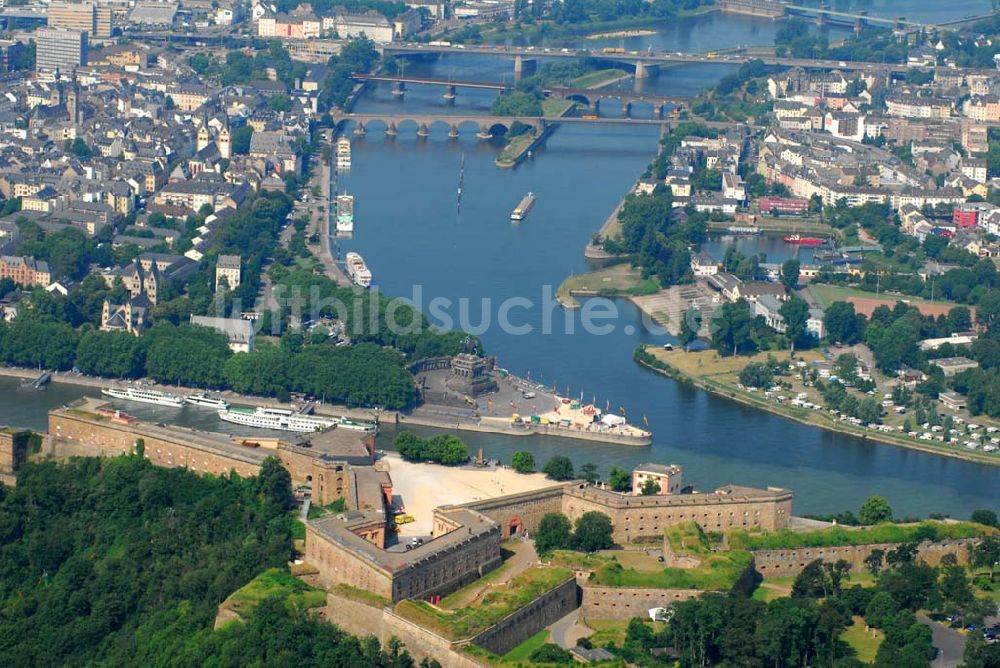 Koblenz von oben - Blick auf das Deutsche Eck und die Festung Ehrenbreitstein in Koblenz