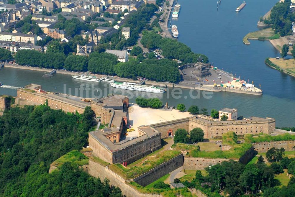 Luftaufnahme Koblenz - Blick auf das Deutsche Eck und die Festung Ehrenbreitstein in Koblenz