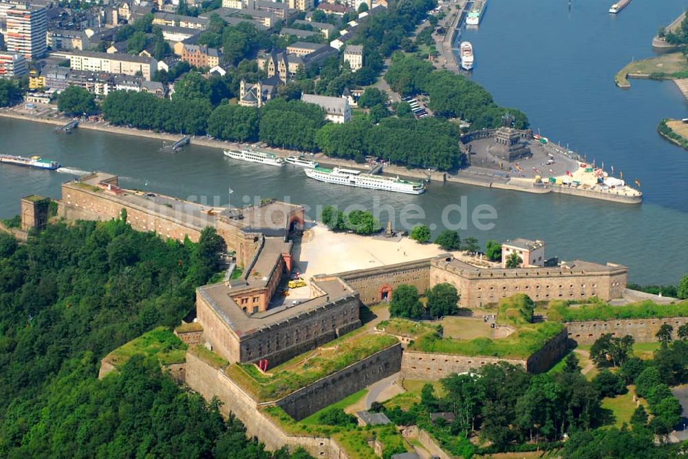 Koblenz von oben - Blick auf das Deutsche Eck und die Festung Ehrenbreitstein in Koblenz