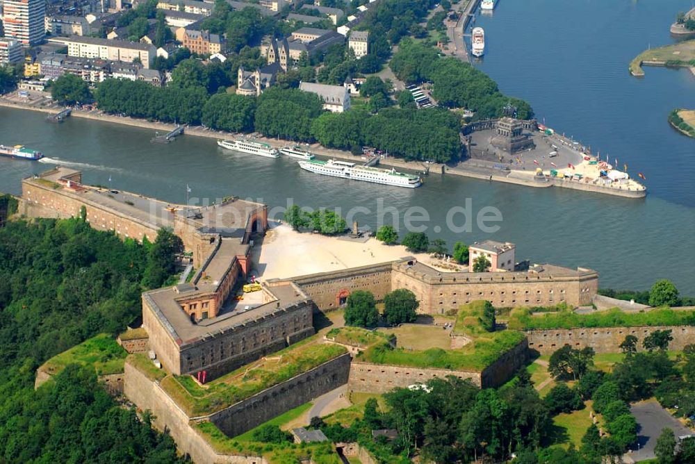 Koblenz aus der Vogelperspektive: Blick auf das Deutsche Eck und die Festung Ehrenbreitstein in Koblenz