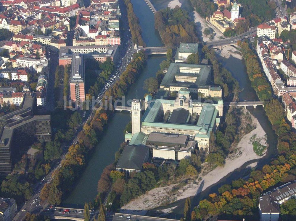 München / Bayern aus der Vogelperspektive: Blick auf das Deutsche Museum in München