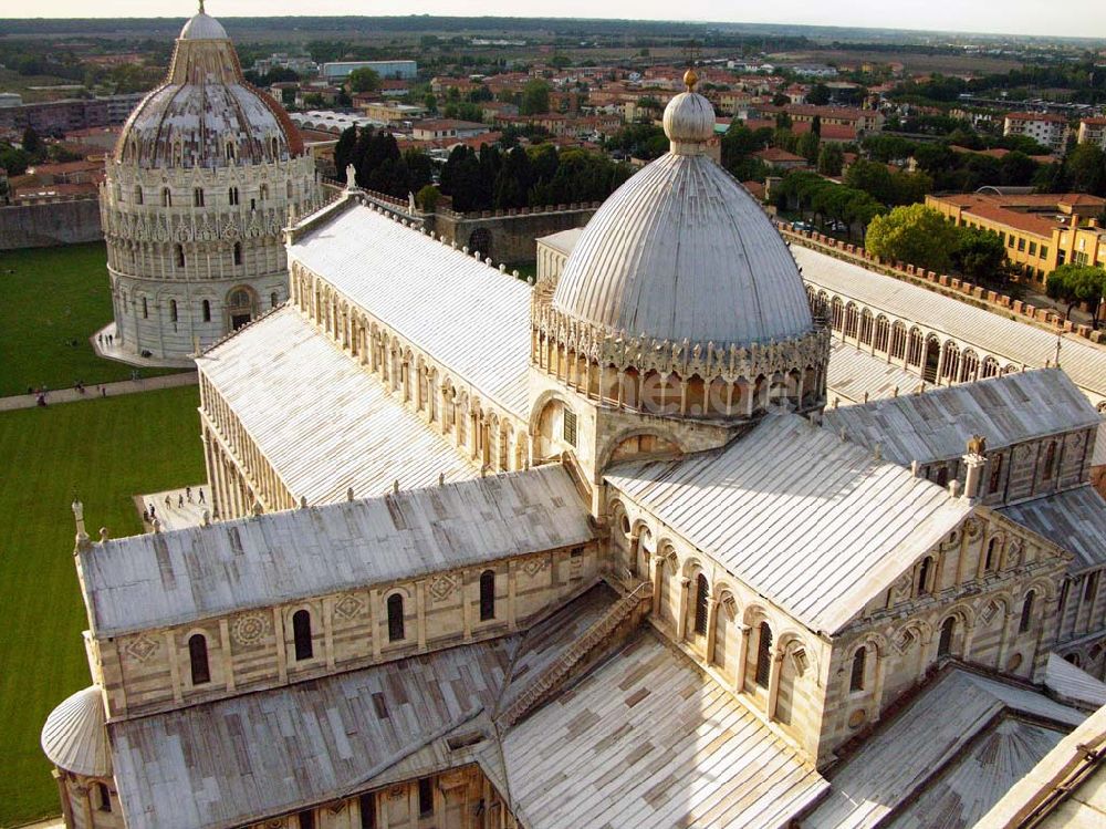 Pisa von oben - Blick auf den Dom Santa Maria Assunta in Pisa